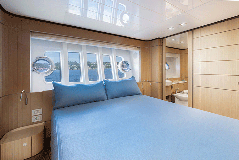 Ferretti Yachts 960